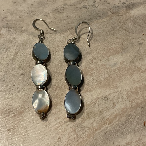 Vintage Mother of Pearl dangle pierced earrings 2” - Picture 2 of 8